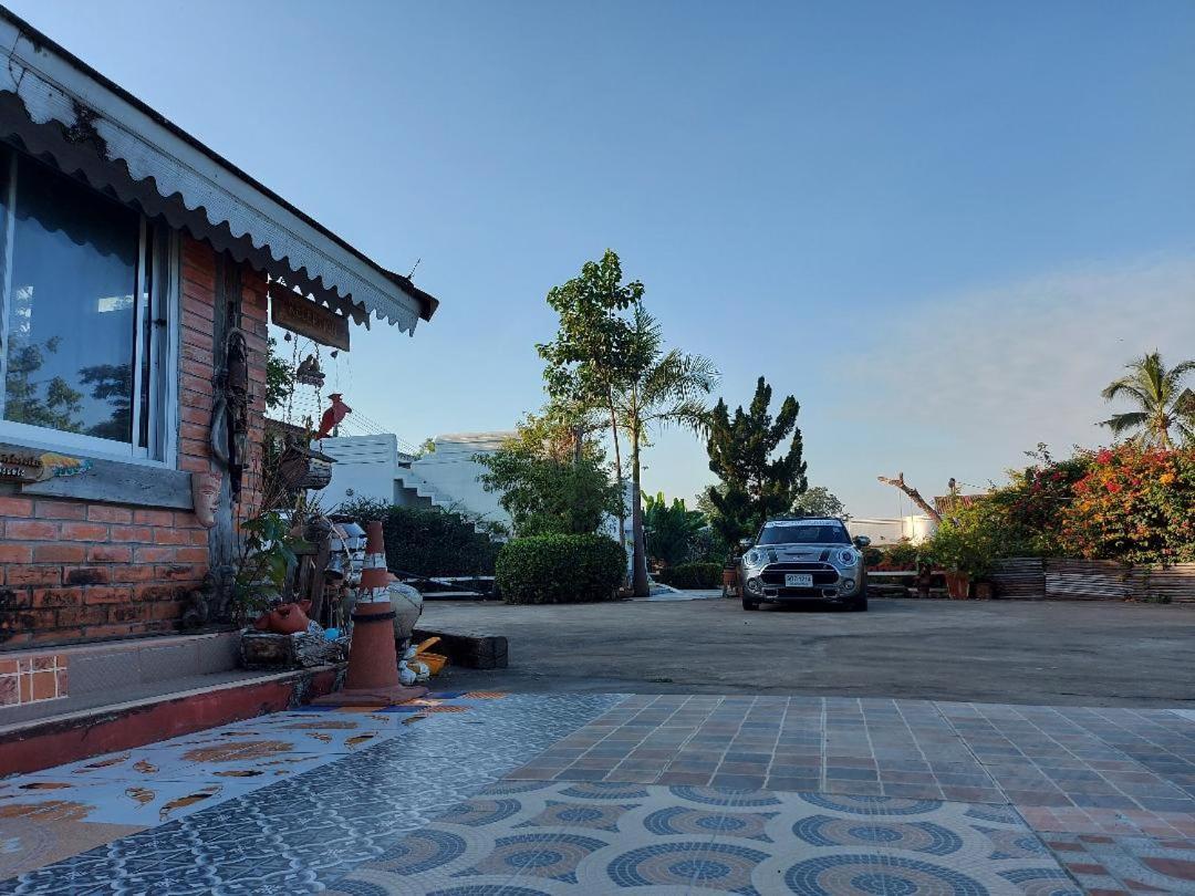 Scenic Riverside Resort Kamphaeng Phet Exterior photo