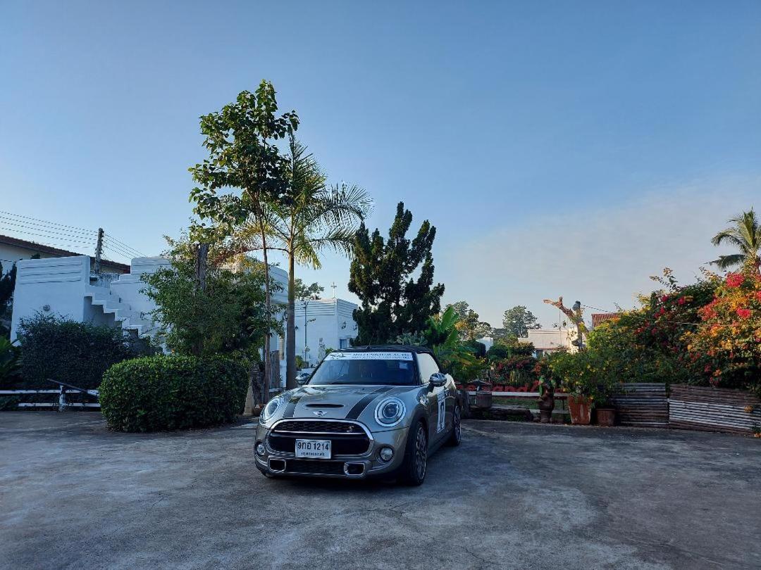 Scenic Riverside Resort Kamphaeng Phet Exterior photo