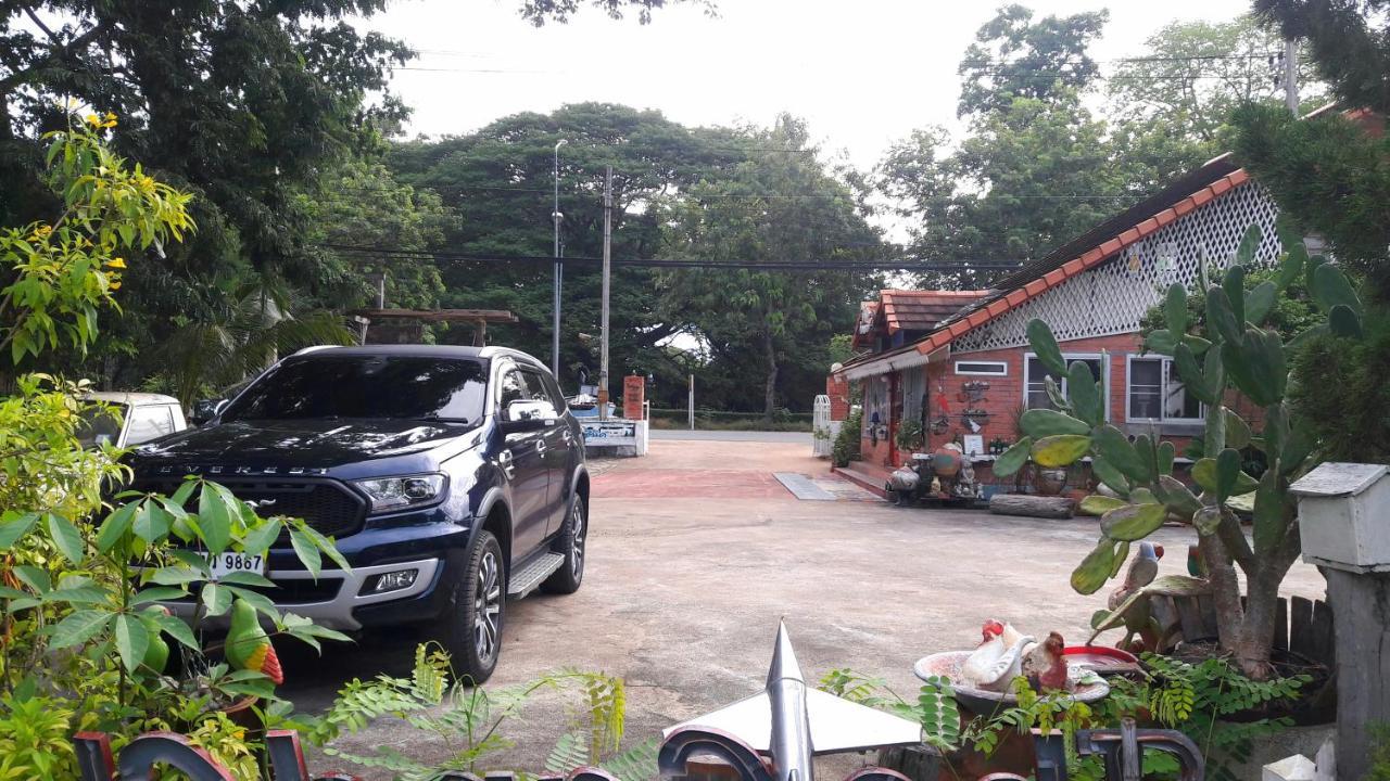 Scenic Riverside Resort Kamphaeng Phet Exterior photo