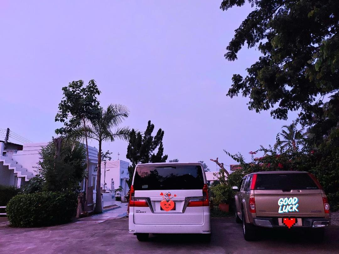 Scenic Riverside Resort Kamphaeng Phet Exterior photo