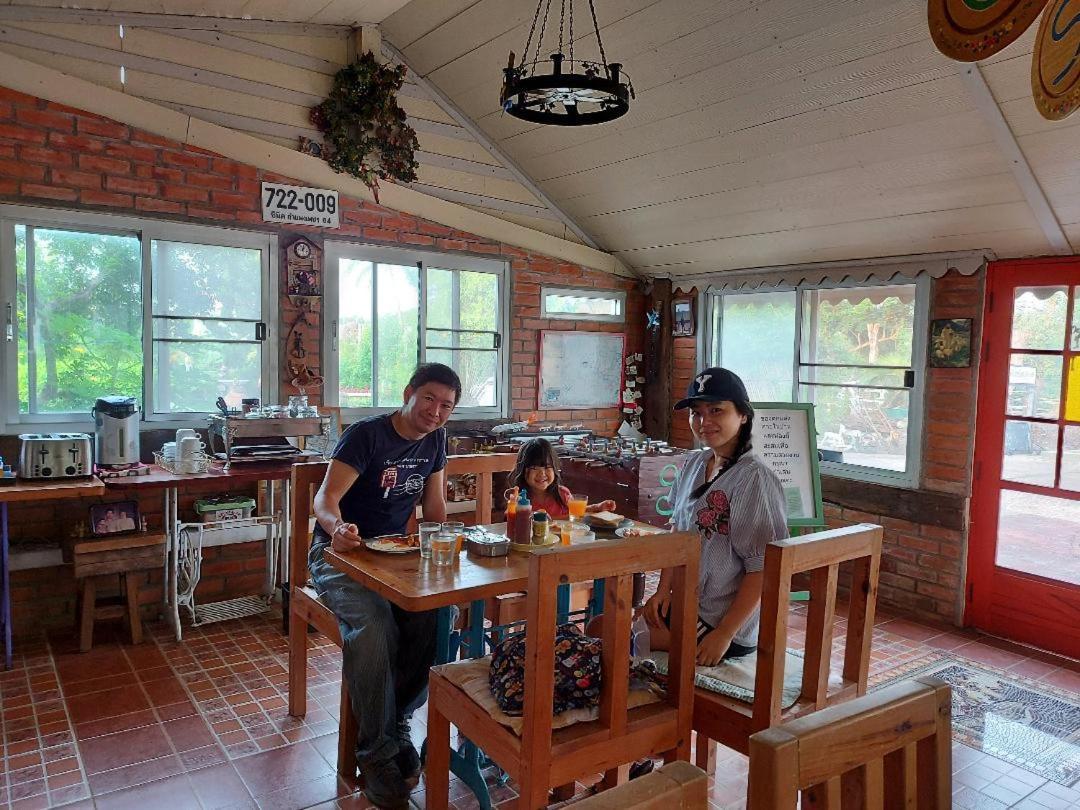 Scenic Riverside Resort Kamphaeng Phet Exterior photo